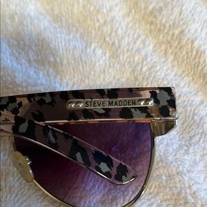 Steve Madden Pink and Black Sunglasses